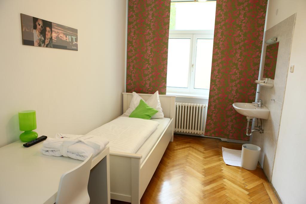 Hostel & Guesthouse Kaiser 23 เวียนนา ห้อง รูปภาพ