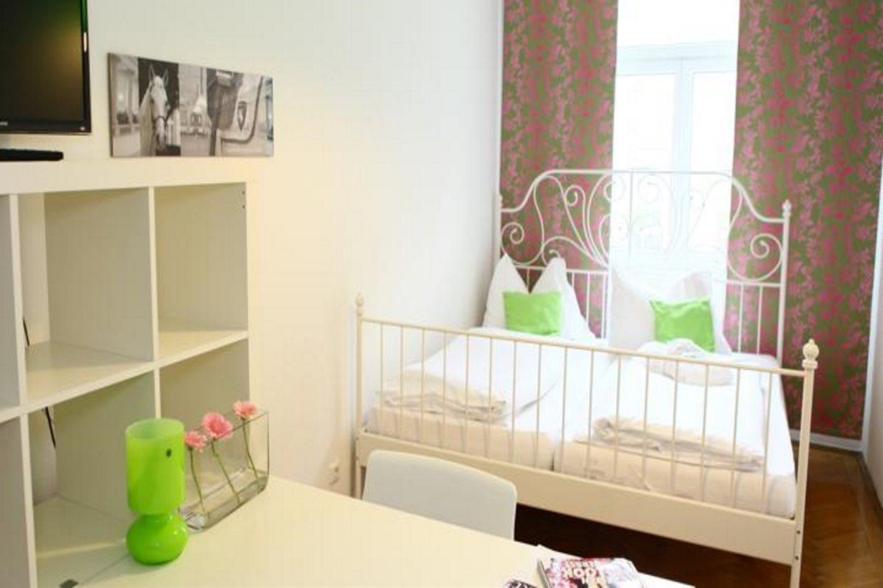 Hostel & Guesthouse Kaiser 23 เวียนนา ภายนอก รูปภาพ